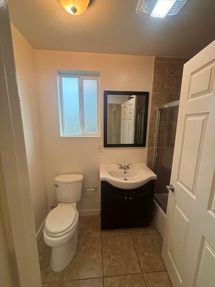 Building Photo - 403 W 105th St