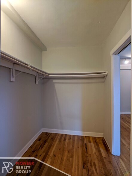 Building Photo - 737 W Belmont Ave