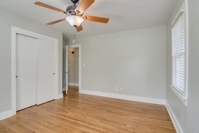 Building Photo - 2615 Springwood Dr
