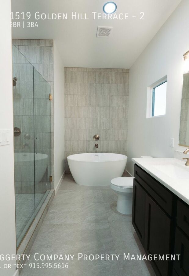 Building Photo - 1519 Golden Hill Terrace