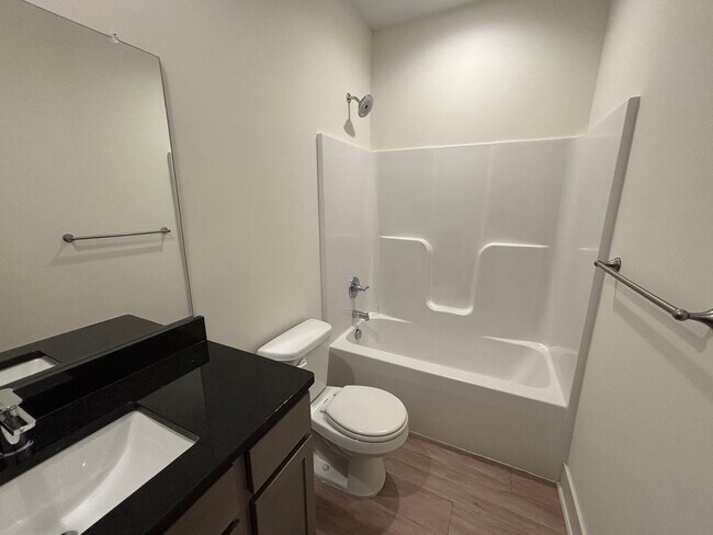 Building Photo - 1747/49 Hickory