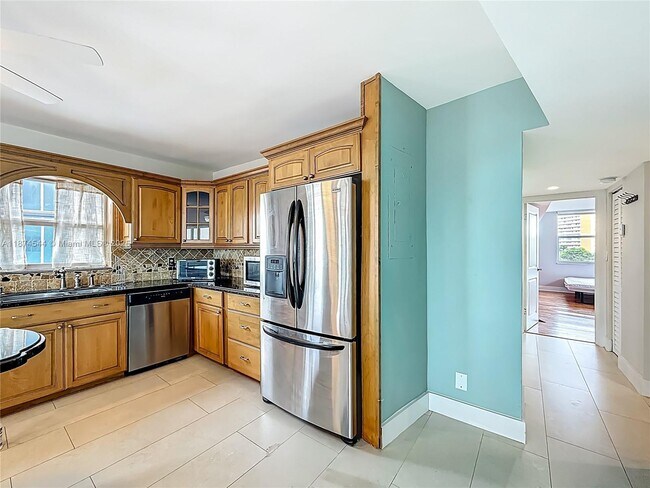 Building Photo - 401 N Riverside Dr