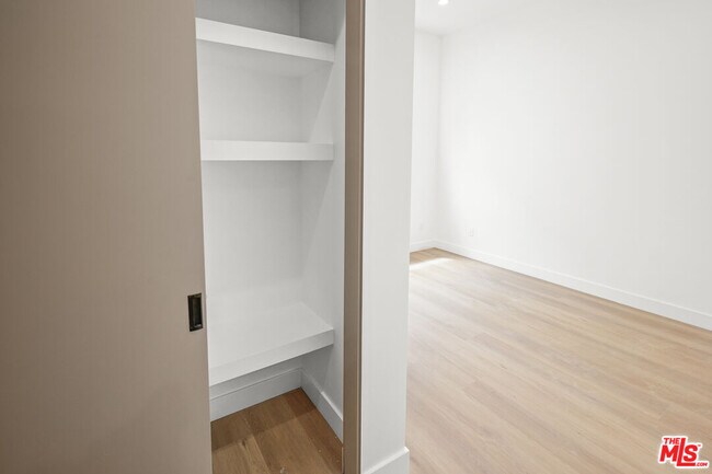 Building Photo - 11012 Hortense St