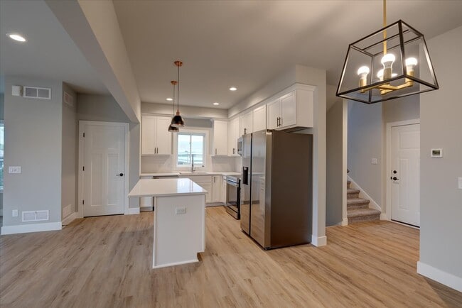 Building Photo - 139 Prairie Heights Dr