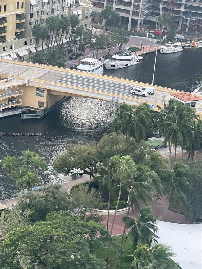 Building Photo - 333 Las Olas Way