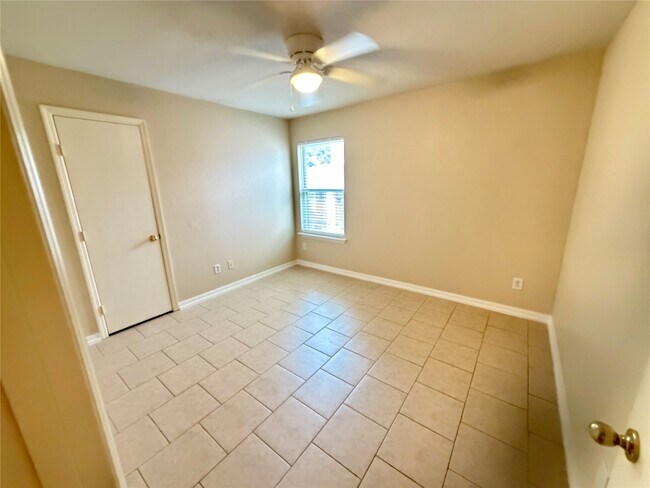 Building Photo - 13003 Bramford Pointe Ln