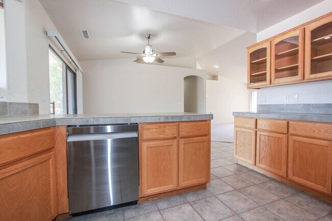 Building Photo - 4 Bedroom Home with 3 Car Garage in PV!