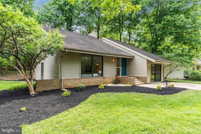 Building Photo - 10 Tapiola Ct