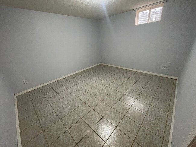 Building Photo - Beautiful open-concept ranch