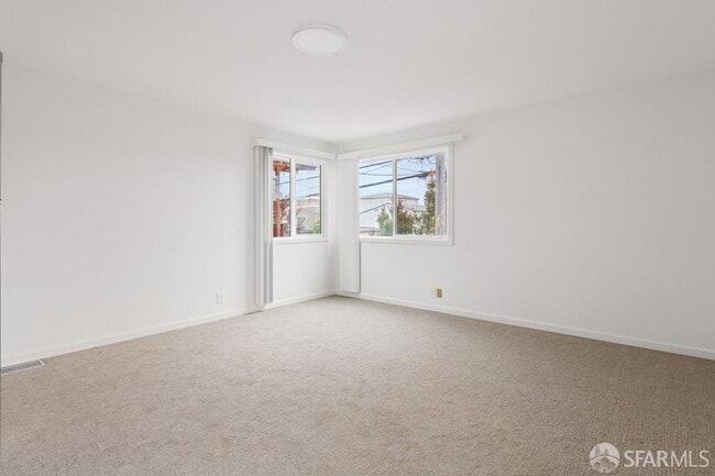 Building Photo - 85 Dorchester Dr