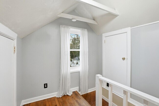 Building Photo - 2695 Bellwood Ave