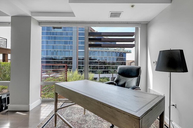 Building Photo - 7127 E Rancho Vista Dr