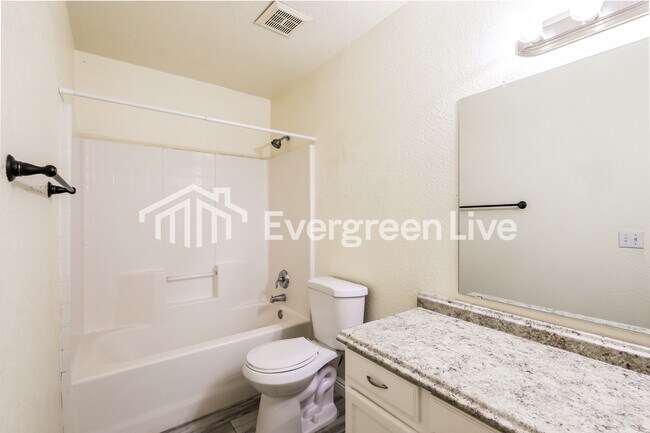 Building Photo - 1462 W Breakwell St