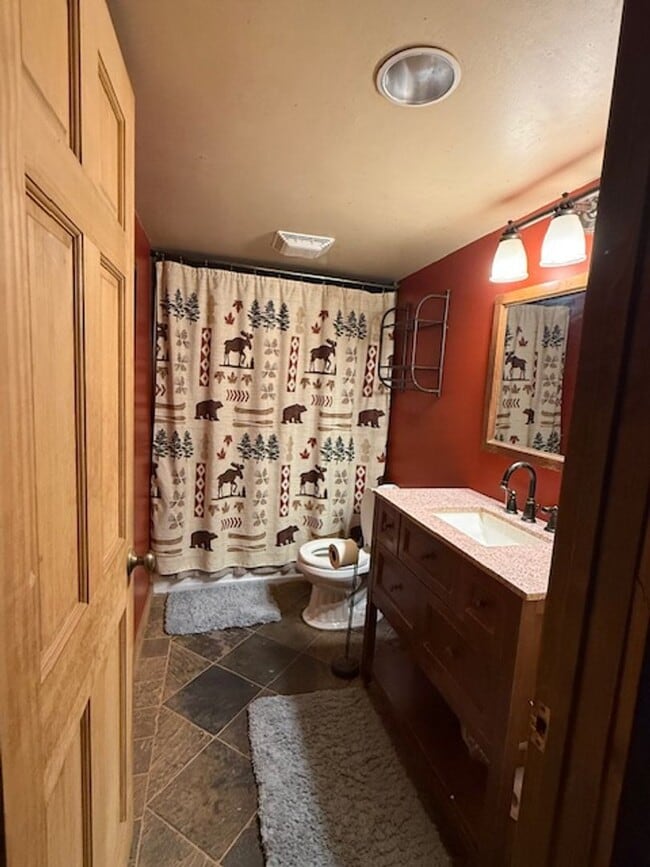 Building Photo - Spacious 3BD + Loft Log Home in June Lake | 2,200 SF | Rustic Charm & Privacy – $3,200/Month