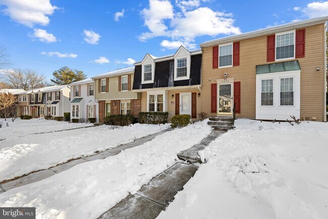 Building Photo - 10877 Olde Woods Way