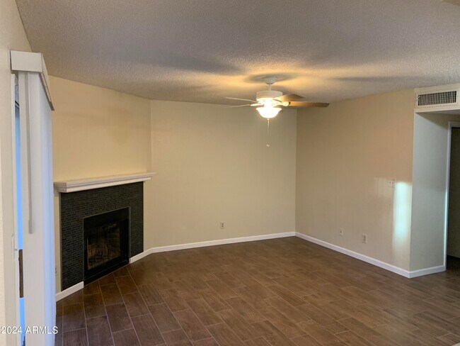 Building Photo - 2910 W Marconi Ave