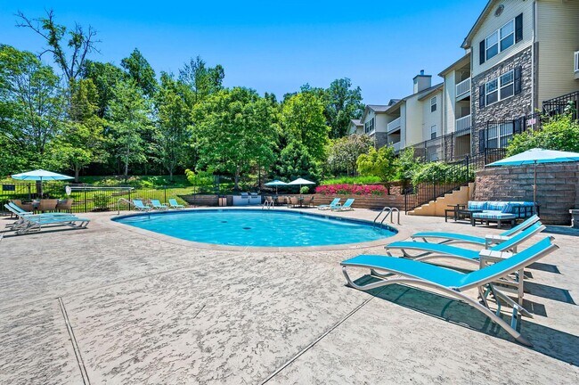 Building Photo - 400 Legends Terrace Dr