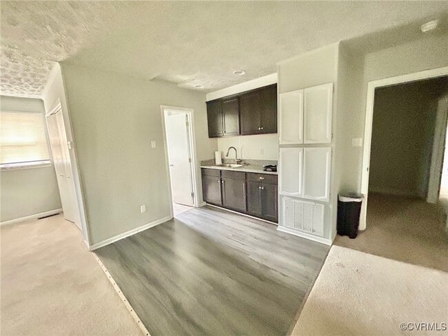Building Photo - 2208 Watts Ln