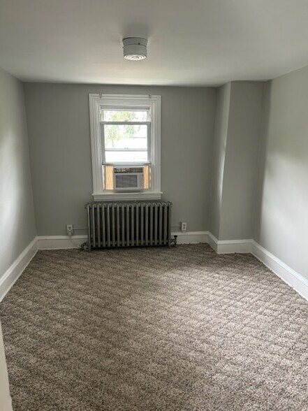 Building Photo - 324 Dayton St