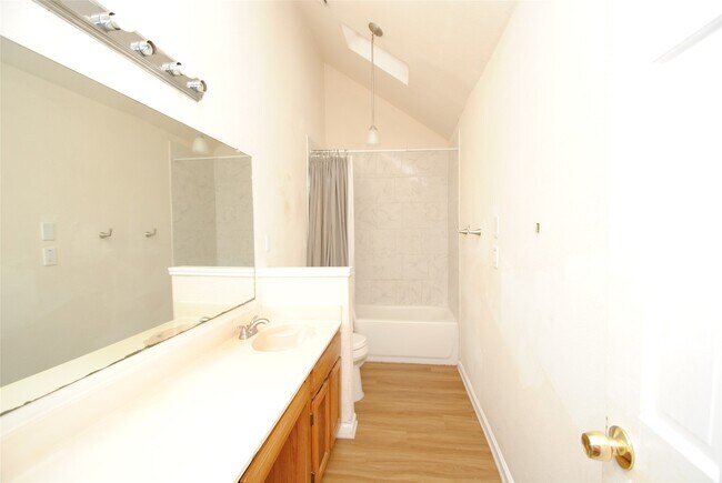 Building Photo - 6443 Marinwood Dr