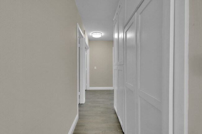 Building Photo - Fully Remodeled 4-Bedroom Single-Story ADU...
