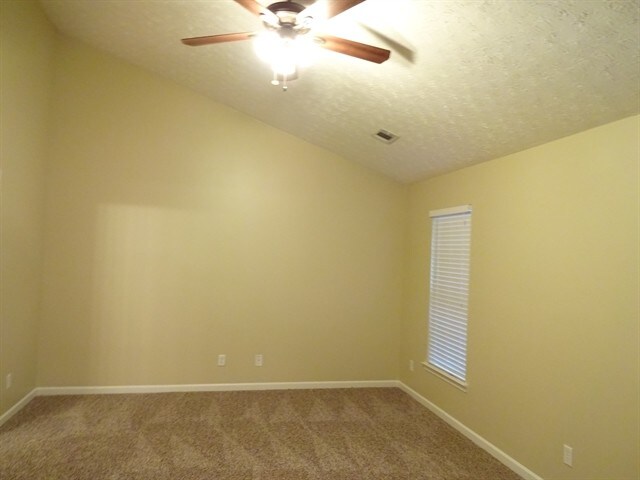 Building Photo - 256 Sandstone Dr