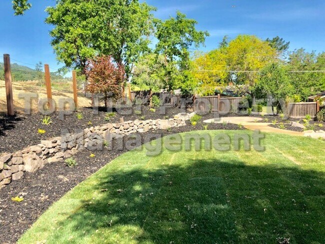 Building Photo - Very nice 4 Bed/3 Bath/2,145 Sqft House in West Danville available 6/15 for Lease!