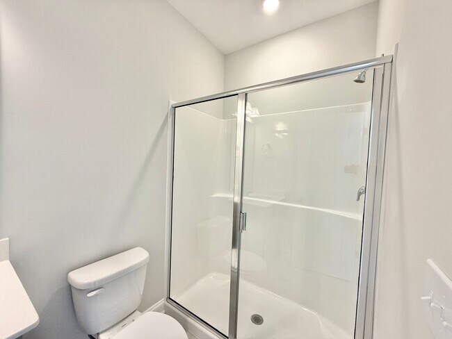Building Photo - Stunning Newly Built 3BD, 3.5BA Fuquay Varina Townhome Near Shopping and Dining