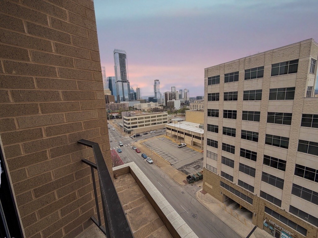 Building Photo - 1122 Colorado St