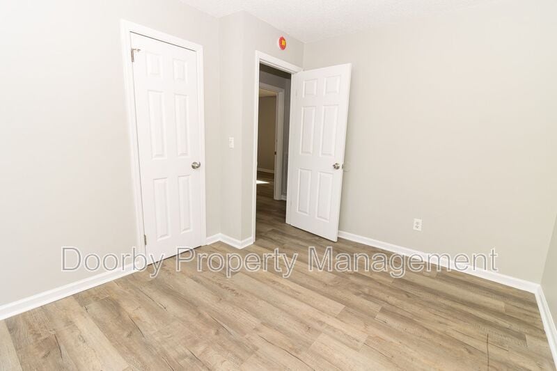 Building Photo - 4316 Greenbriar Rd