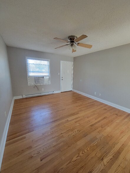 Building Photo - 303A Culbreth Ave