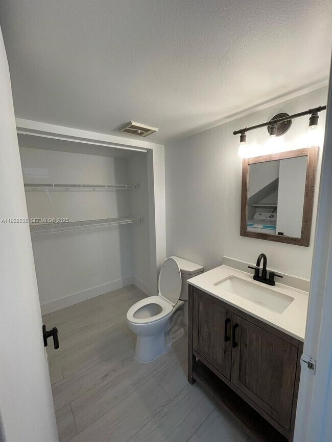 Building Photo - 14297 SW 94th Cir Ln