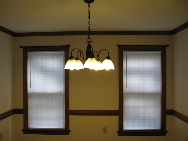 Building Photo - 7163 Plum Grove Ct