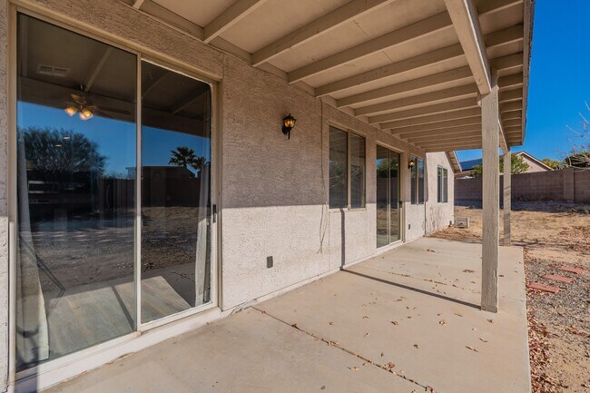 Building Photo - 8220 N Freshwater Ln