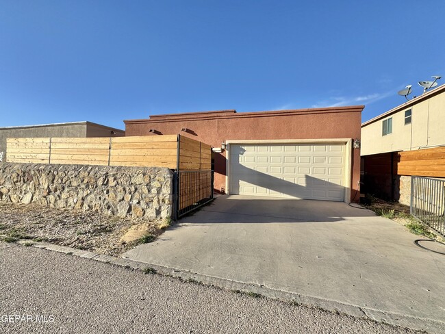 Building Photo - 12872 Hueco Mine Dr