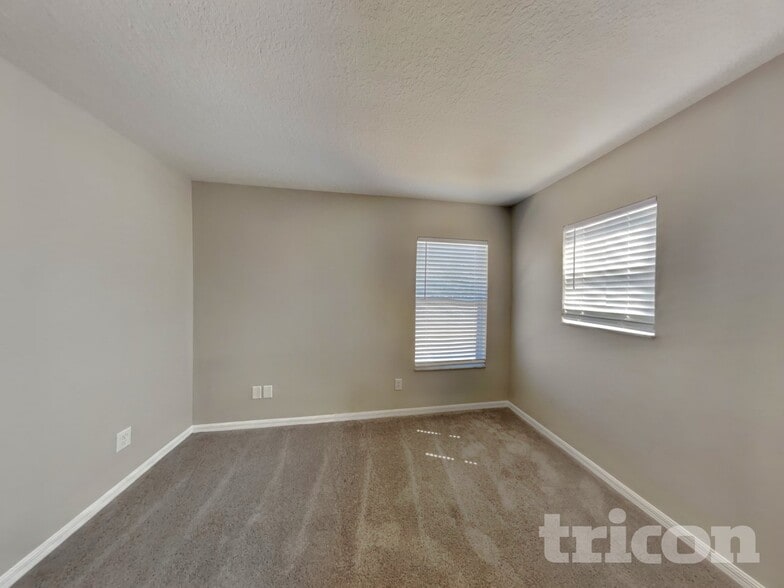Building Photo - 10908 Golden Silence Dr