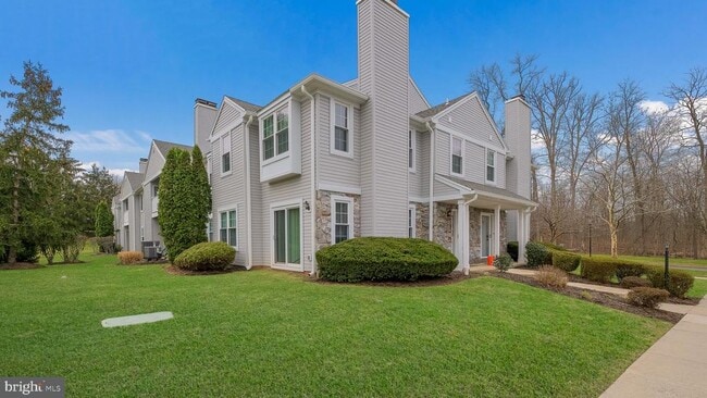 Building Photo - 211 Mews Dr