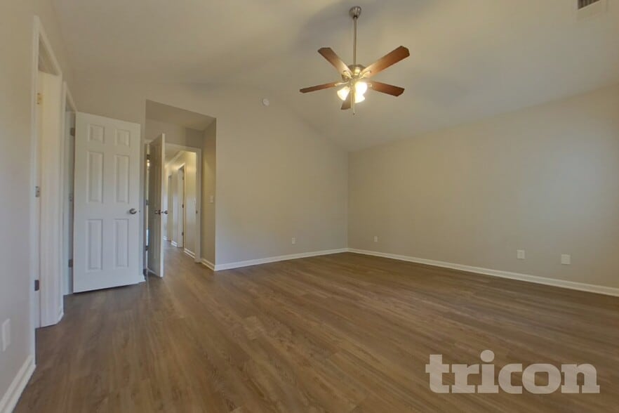 Building Photo - 180 Riglaw Cir