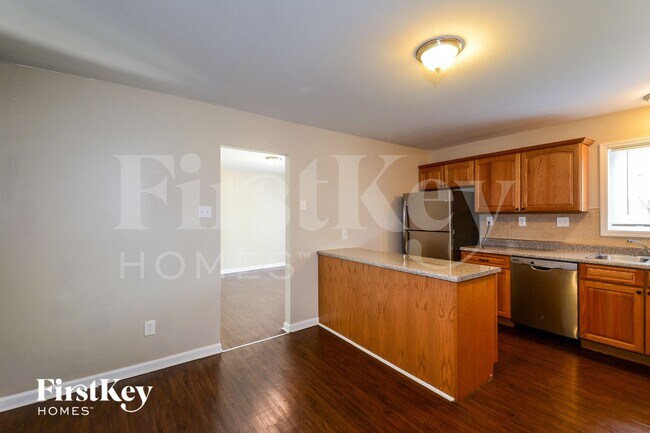 Building Photo - 12465 Larkwood Dr