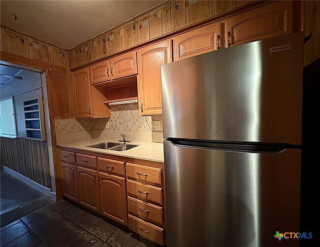 Building Photo - 1313 Elia St