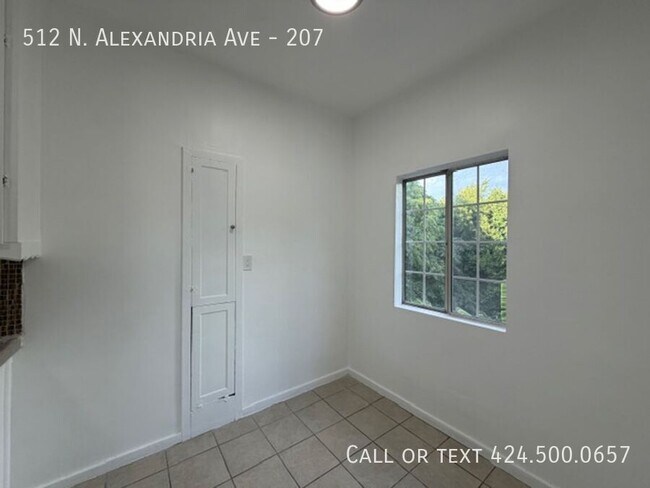 Building Photo - 512 Alexandria Ave