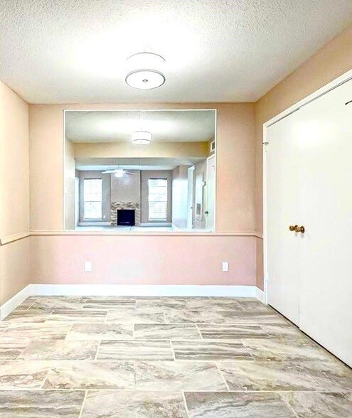 Building Photo - 6606 De Moss Dr