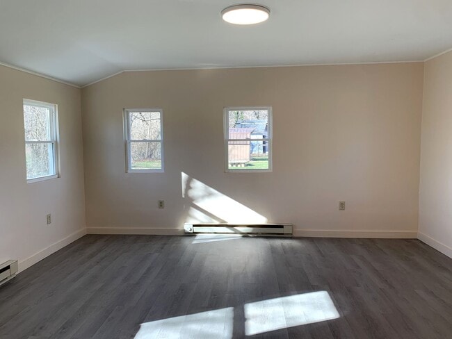 Building Photo - CONTRACT PENDING!! Single family home with...