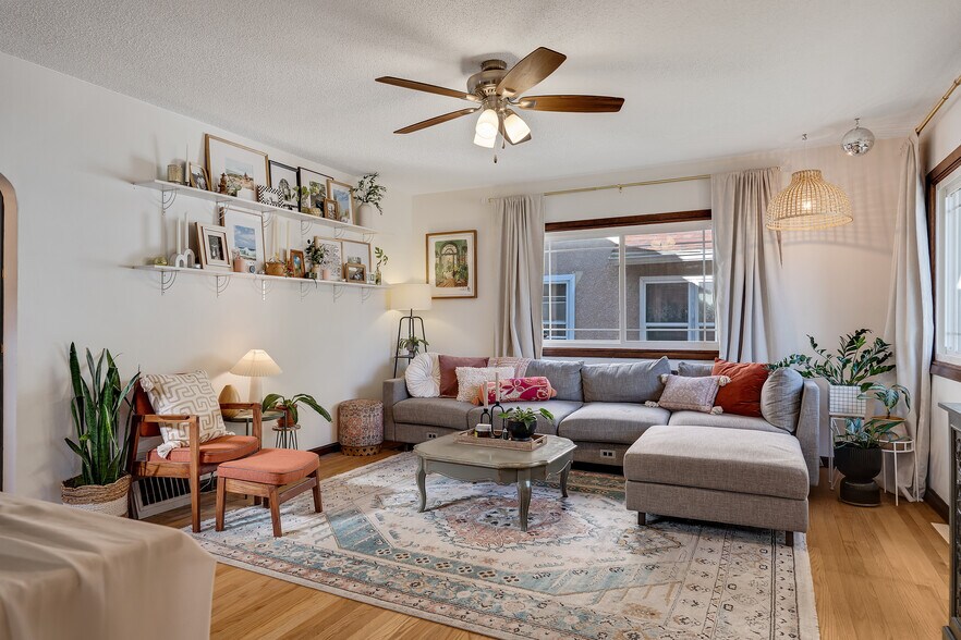 Building Photo - 2015 Wood St