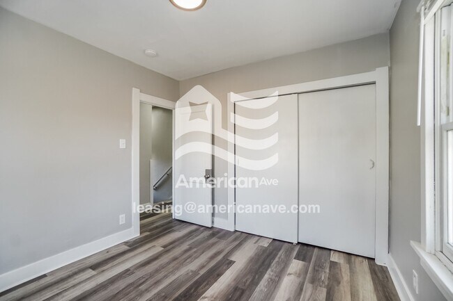 Building Photo - 1959 Barrows St