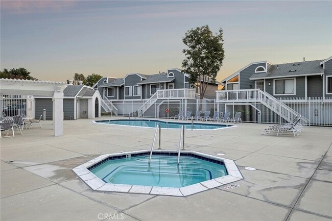 Building Photo - 127 Huntington