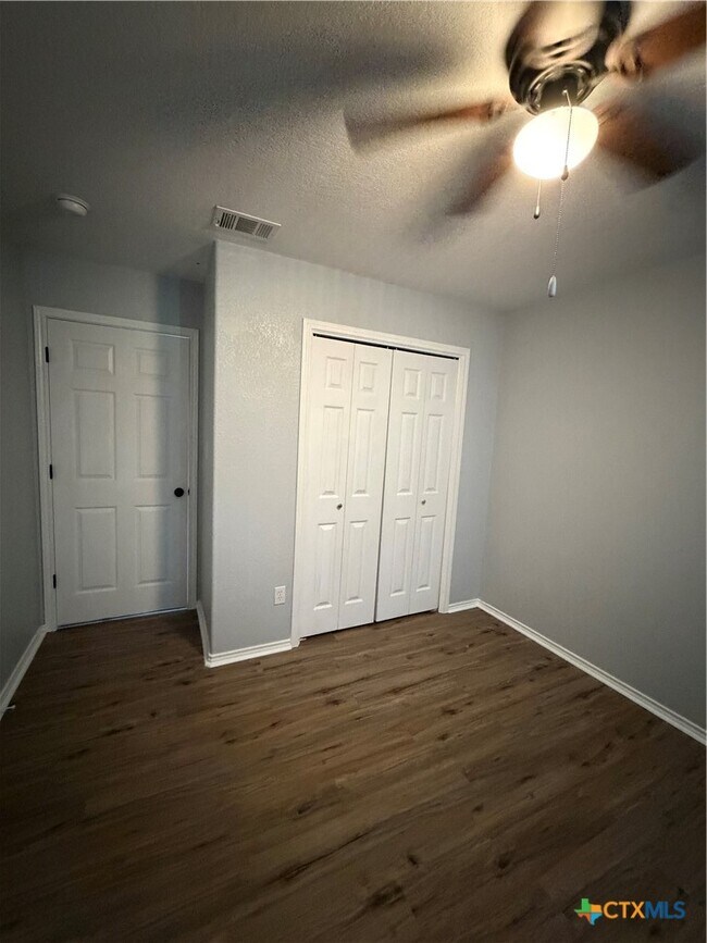 Building Photo - 484 Cordova Loop