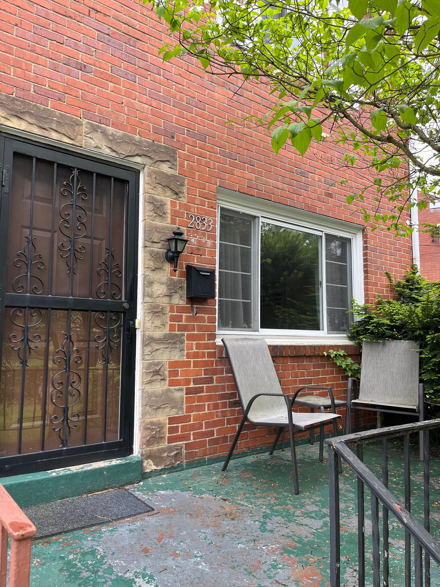 Building Photo - 2833 Fernwald Rd