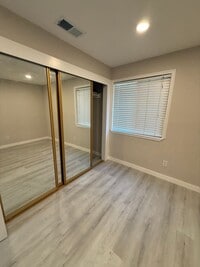 Building Photo - 2055 Sierra Rd