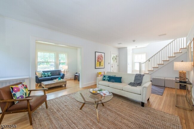 Building Photo - 69 Gordonhurst Ave